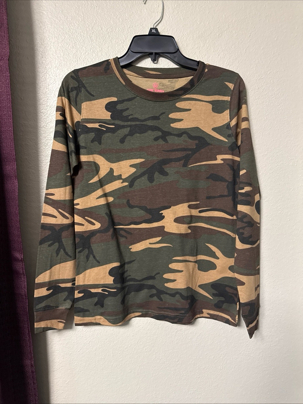 #925 Game Winner Women’s Long Sleeve Camo Top Size Small